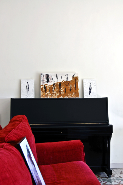 Huella de pluma II | Escultura de pared de Macarena Garví | Compra arte en Flecha.es