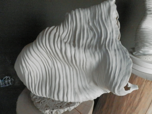 Coral Tumbado |Escultura de Carmen Vila | Compra arte en Flecha.es