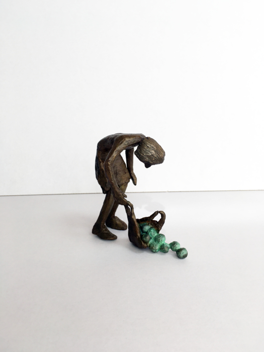 Se rompió la bolsa | Escultura de Ana Valenciano | Compra arte en Flecha.es