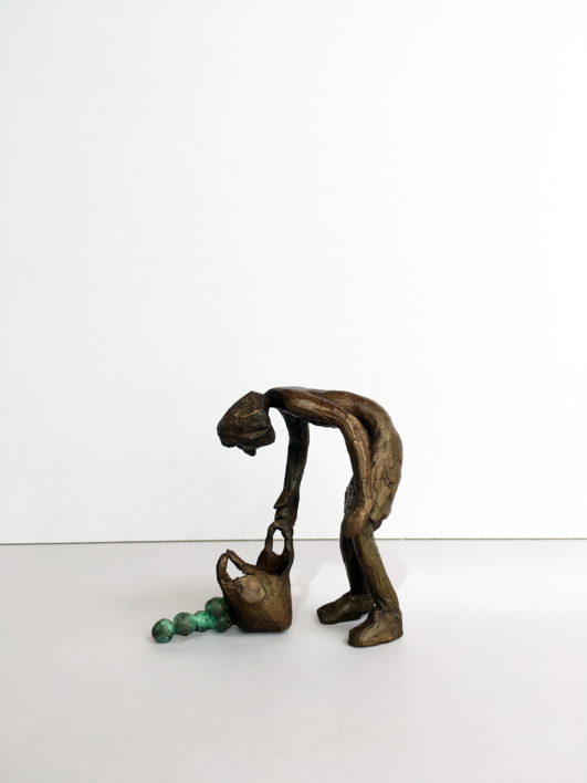 Se rompió la bolsa | Escultura de Ana Valenciano | Compra arte en Flecha.es