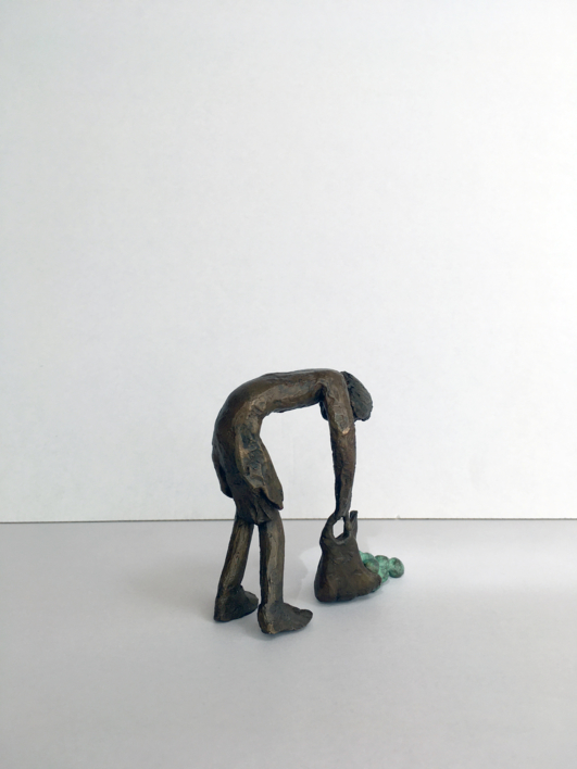 Se rompió la bolsa | Escultura de Ana Valenciano | Compra arte en Flecha.es