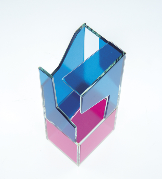 Desplegando el cubo 11. Perfume |Escultura de Mario Valdés | Compra arte en Flecha.es