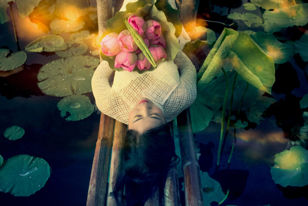 The Lotus Lake I |Fotografía de Viet Ha Tran | Compra arte en Flecha.es