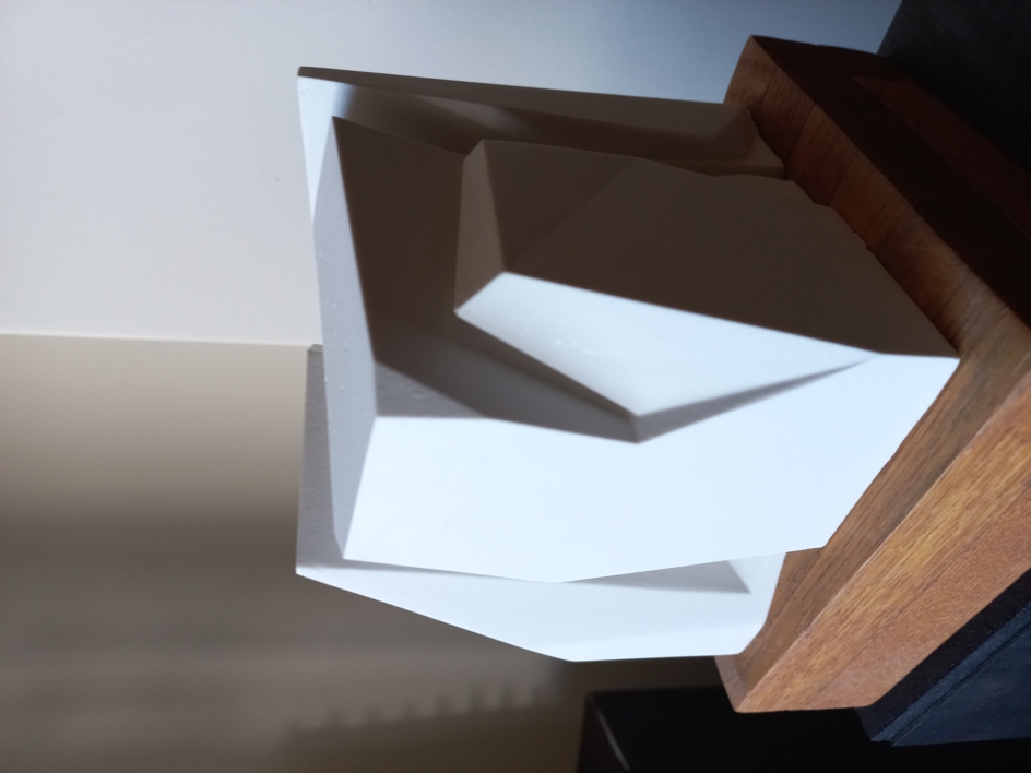 Talla cúbica Wh | Escultura de Pablo Urruti | Compra arte en Flecha.es