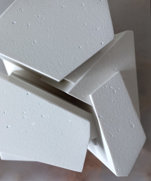 Talla cúbica Wh | Escultura de Pablo Urruti | Compra arte en Flecha.es