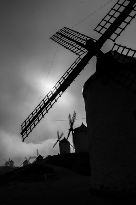 No son gigantes, sino molinos de viento |Fotografía de Alejandro Martínez | Compra arte en Flecha.es