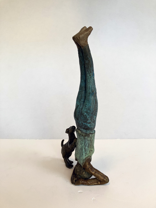Yoga en compañía | Escultura de Ana Valenciano | Compra arte en Flecha.es