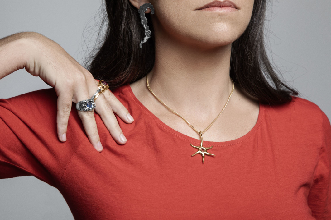 Anillo Meteorito | Joyería de Loiz Jewelry | Compra arte en Flecha.es