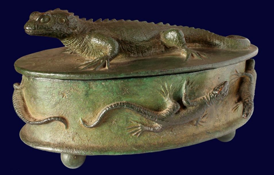 Caja Iguana |Escultura de Cristóbal | Compra arte en Flecha.es