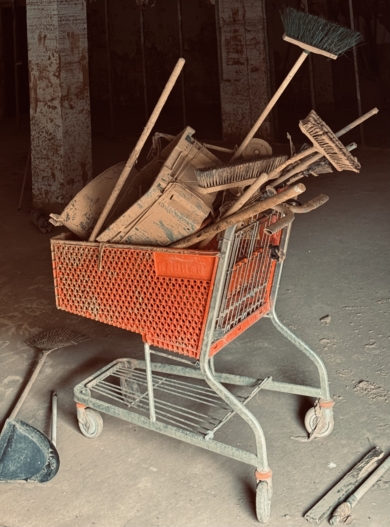 Carrito del super con herramientas|FotografíadeFederico Oria| Compra arte en Flecha.es