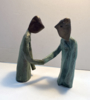 Mucho gusto. El gusto es mío. Serie Saludos. | Escultura de Ana Valenciano | Compra arte en Flecha.es